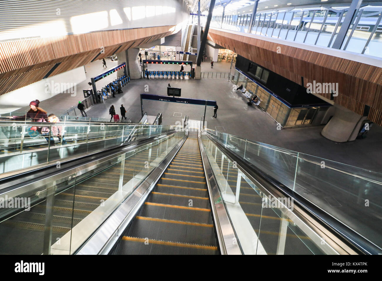 London, Großbritannien. 7. Januar 2018. Das neu renovierte und erneuerte London Bridge Bahnhofshalle, die für die Öffentlichkeit als Teil von London Railway Upgrade Plan geöffnet hat. London Bridge ist der 4 verkehrsreichsten Bahnhof in Großbritannien bringt 56 Millionen Passagiere in die Stadt jedes Jahr und wird die Kapazität um 30 Prozent bei Peak Hour Credit: Amer ghazzal/Alamy leben Nachrichten Stockfoto