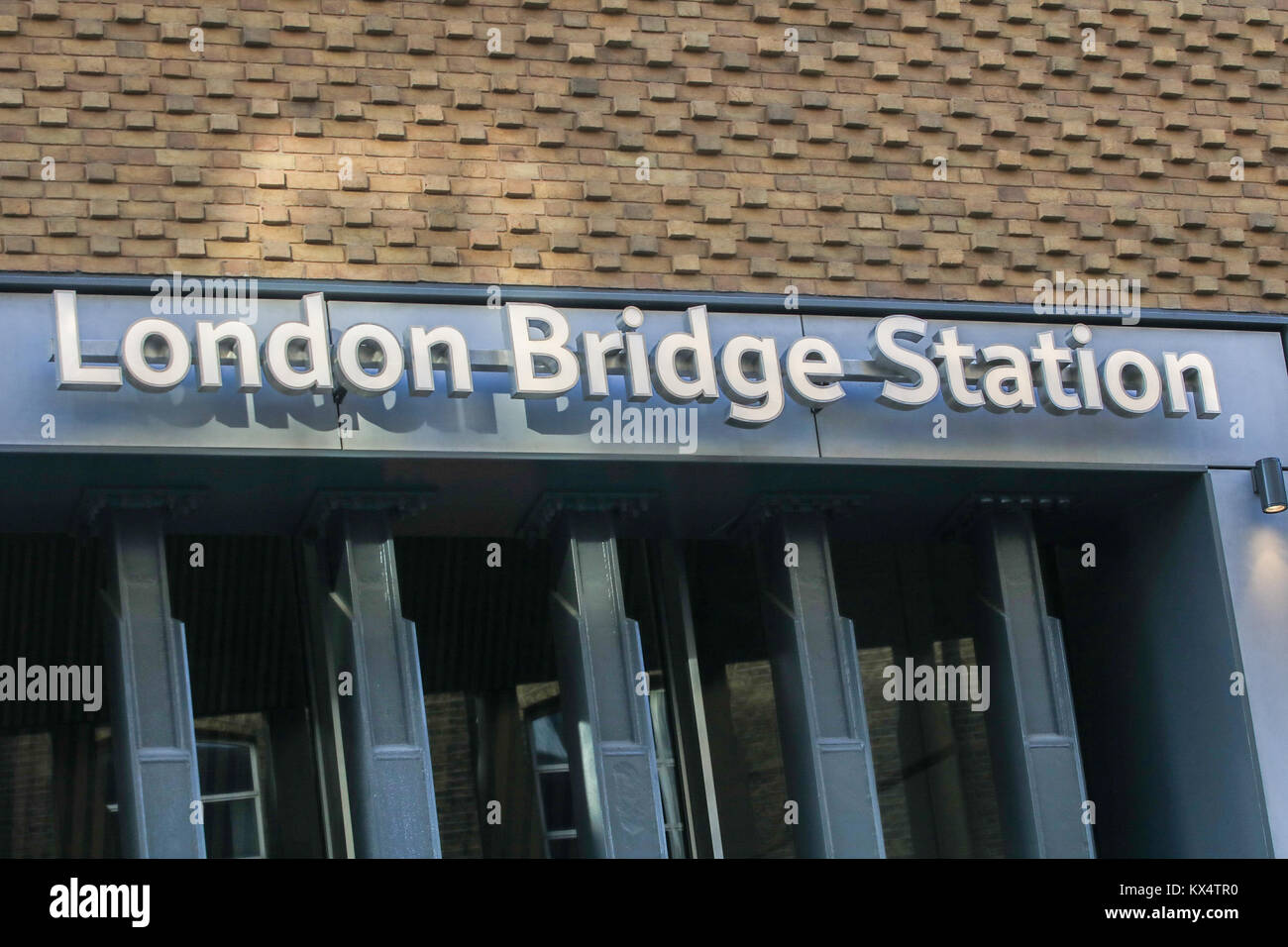 London, Großbritannien. 7. Januar 2018. Das neu renovierte und erneuerte London Bridge Bahnhofshalle, die für die Öffentlichkeit als Teil von London Railway Upgrade Plan geöffnet hat. London Bridge ist der 4 verkehrsreichsten Bahnhof in Großbritannien bringt 56 Millionen Passagiere in die Stadt jedes Jahr und wird die Kapazität um 30 Prozent bei Peak Hour Credit: Amer ghazzal/Alamy leben Nachrichten Stockfoto