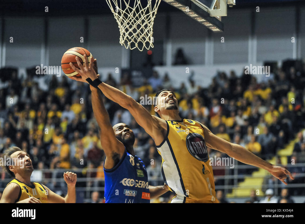 Turin, Italien. 07 Jan, 2018. Valerio Mazzola (Fiat Auxilium Torino) während der CAMPIONATO WARENKORB SERIE A 2017/18 basketball Match zwischen FIAT AUXILIUM TORINO VS GERMANEN BRESCIA an PalaRuffini am 7. Januar 2017 in Turin, Italien. Quelle: FABIO UDINE/Alamy leben Nachrichten Stockfoto