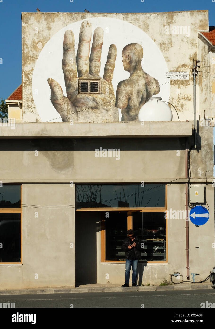 Street Art in der Altstadt von Paphos, Zypern, die mit der Europäischen Stadt Pafos 2017 Veranstaltung zusammenfällt. Stockfoto