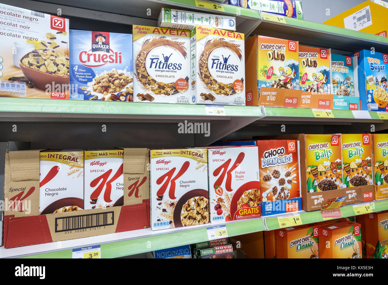 Coimbra Portugal, historisches Zentrum, Mini Preco, Supermarkt, Lebensmittelgeschäft, Shopping Shopper Shopper Shop Geschäfte Markt Märkte Markt Kauf Verkauf, r Stockfoto