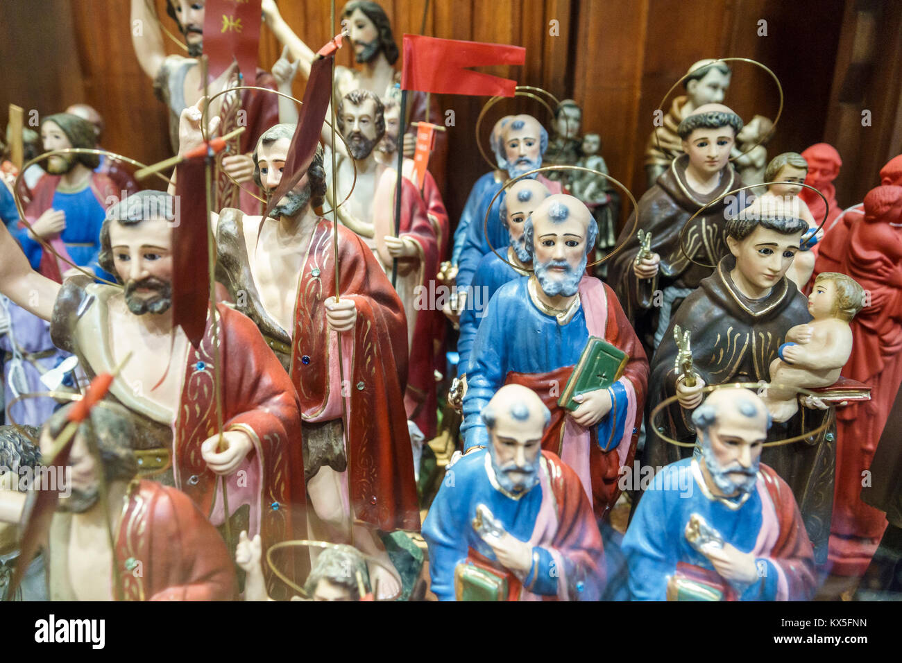 Porto Portugal, historisches Zentrum, Shopping Shopper Shopper Shop Shops Markt Märkte Marktplatz Kauf Verkauf, Einzelhandel Geschäfte Business Business Business Business Stockfoto