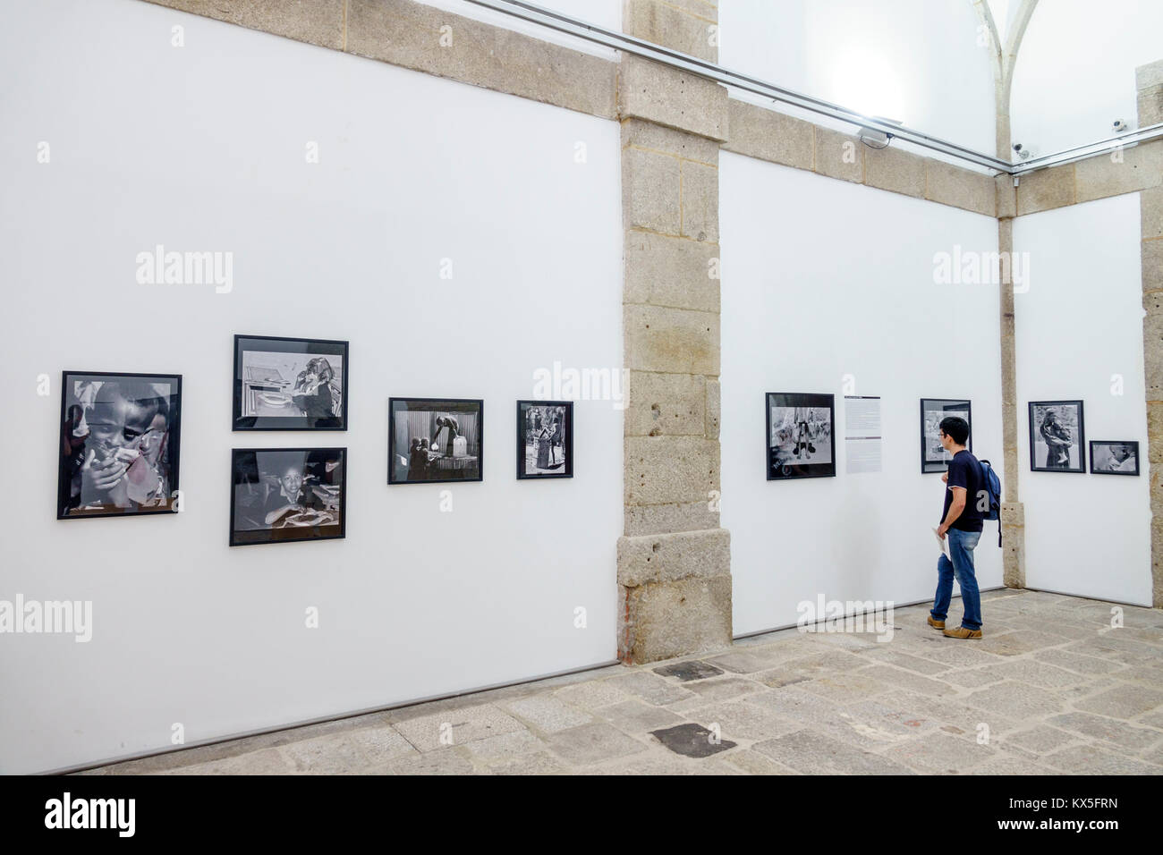 Porto Portugal, historisches Zentrum, Centro Portugues de Fotografia, Portugiesisches Fotografiezentrum, Museum, Ausstellungsausstellung Sammlung Humano, demasiado hu Stockfoto