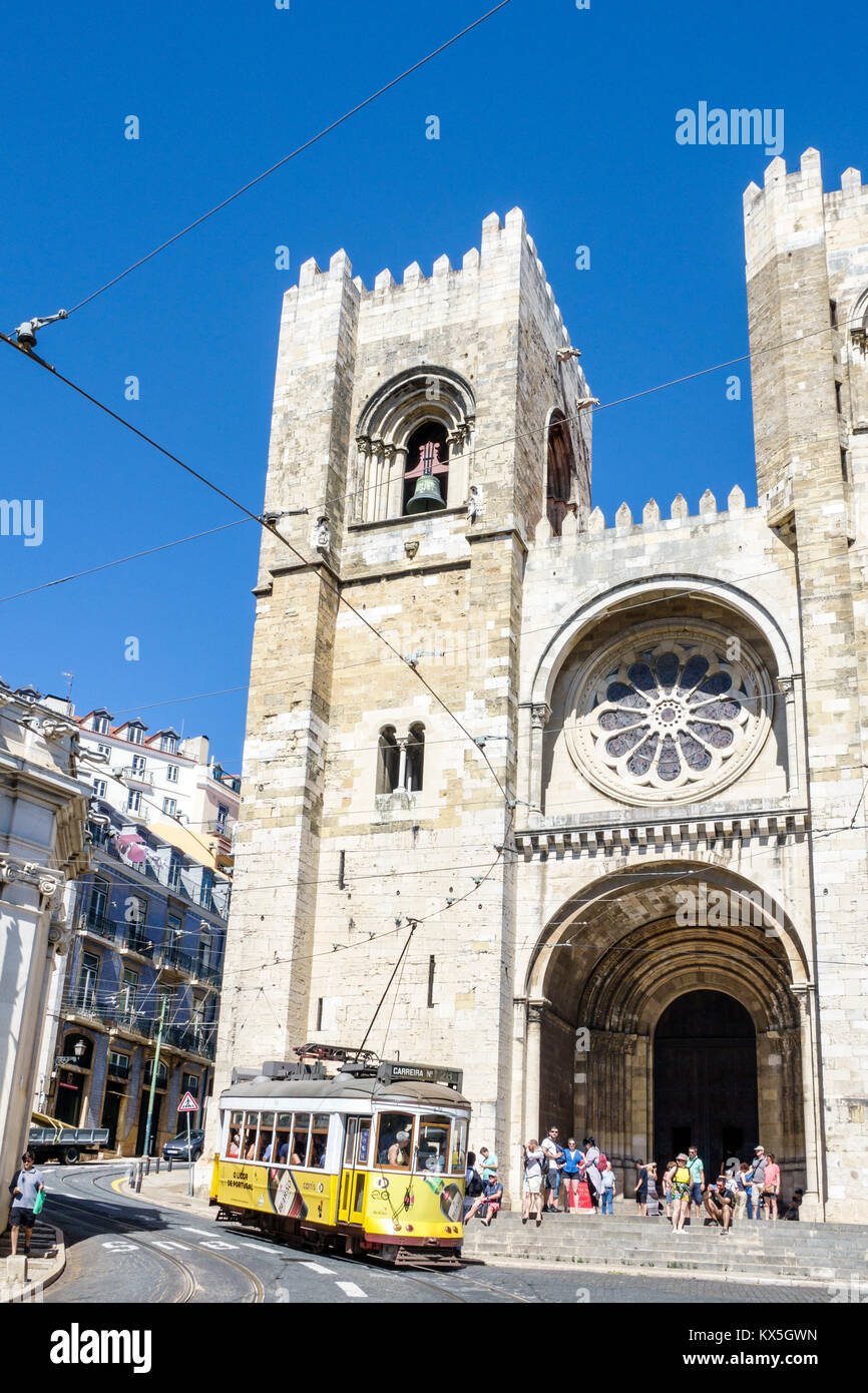 Lissabon Portugal, historisches Zentrum, Zentrum, Largo da SE, Santa Maria Maior de Lisboa, Patriarchalkathedrale St. Mary Major, katholische Kirche, Außenansicht Stockfoto