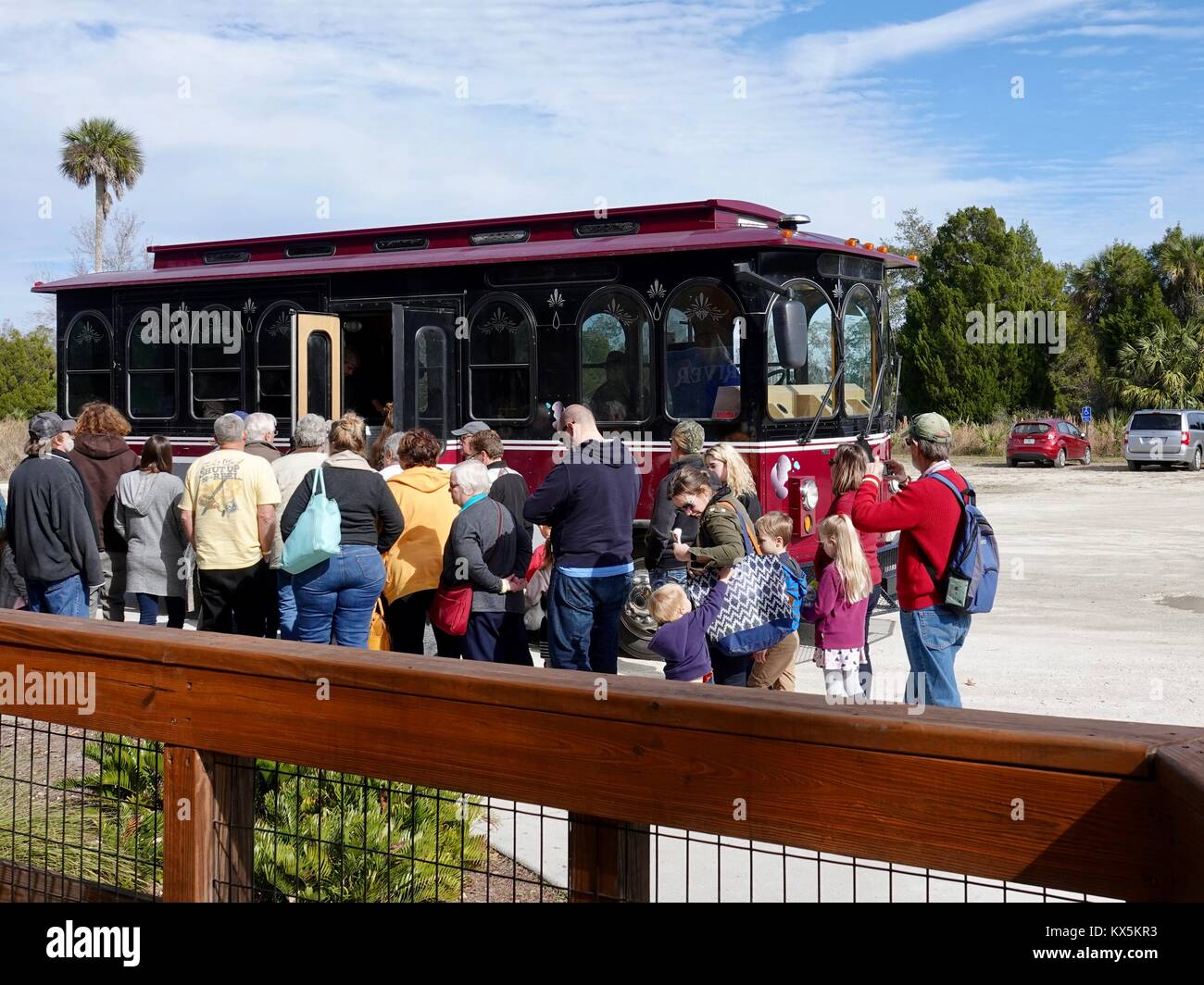 Besucher an Bord Trolley bei Drei Schwestern Springs Nature Park, Crystal River, Florida, USA. Stockfoto