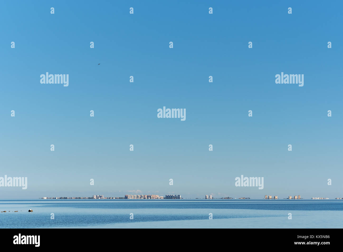 Blick auf die La Manga del Mar Menor am Meer Spit, Spanien. Stockfoto