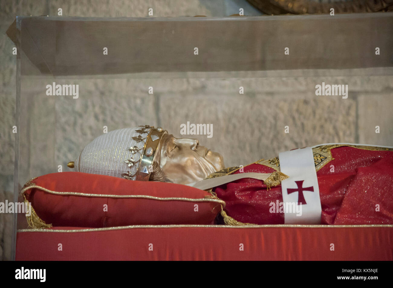 Grabmal des Papstes Gregor X in Italienisch gotischen Kathedrale dei Santi Pietro e Donato (Kathedrale von St. Peter und St. Donatus) im Historischen Ce Stockfoto
