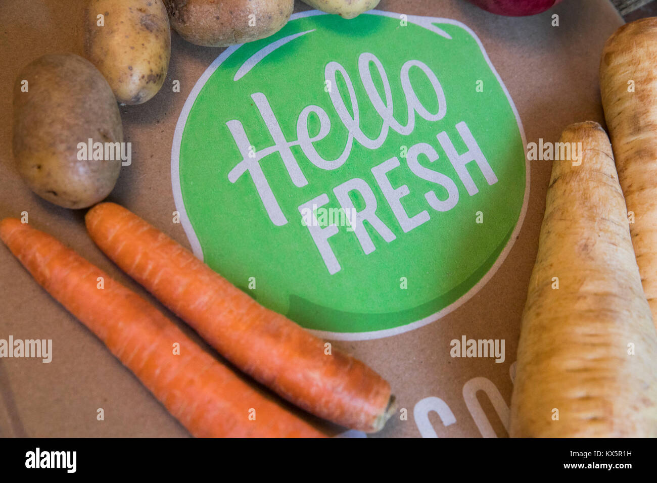 Der Inhalt eines HelloFresh meal delivery Kits, die am 3. Januar 2018 gesehen. Stockfoto