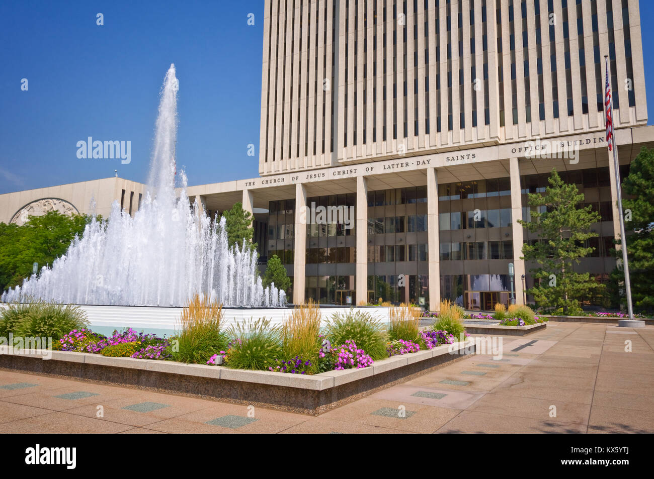 SALT LAKE CITY, Utah - 12. August: Bürogebäude der Kirche Jesus Christus der Heiligen der letzten Tage, der Mormonen Kirche, auf dem Tempelplatz in Salt Lake Stockfoto