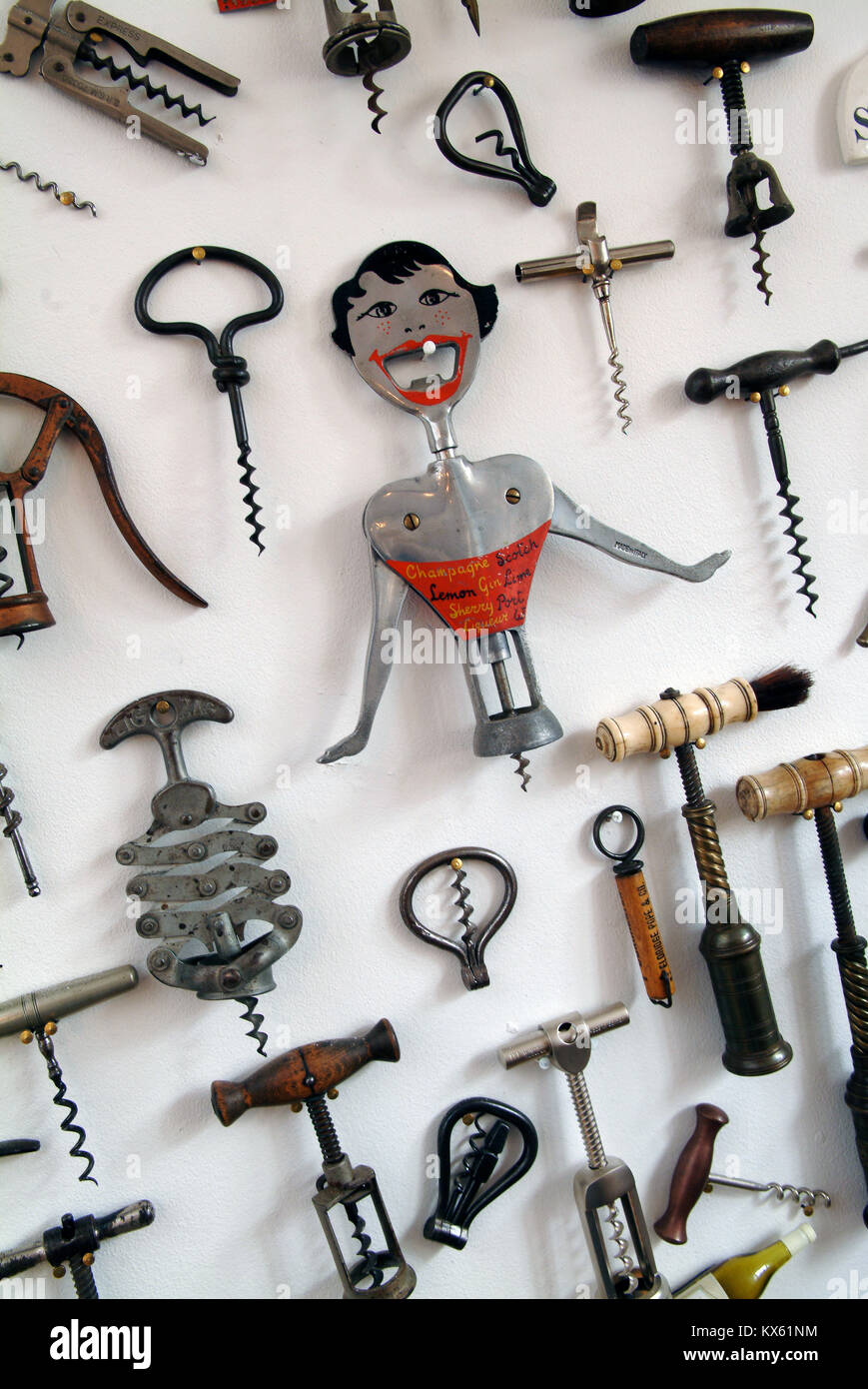Eine Sammlung von Korkenzieher, antike und moderne Stockfoto