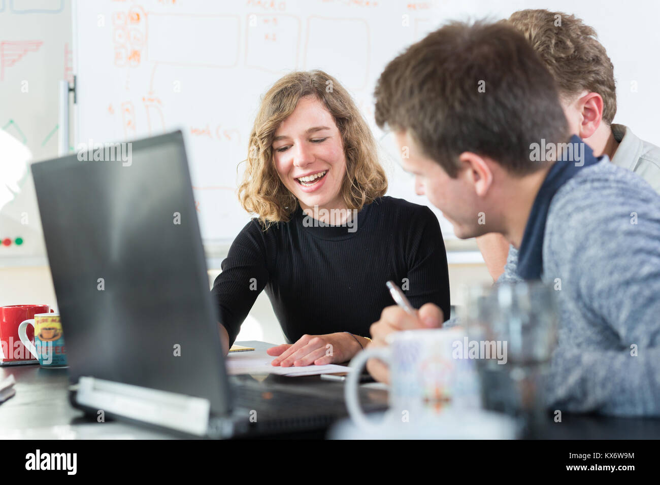 Entspannte IT Business Startup Unternehmen Team Meeting. Stockfoto