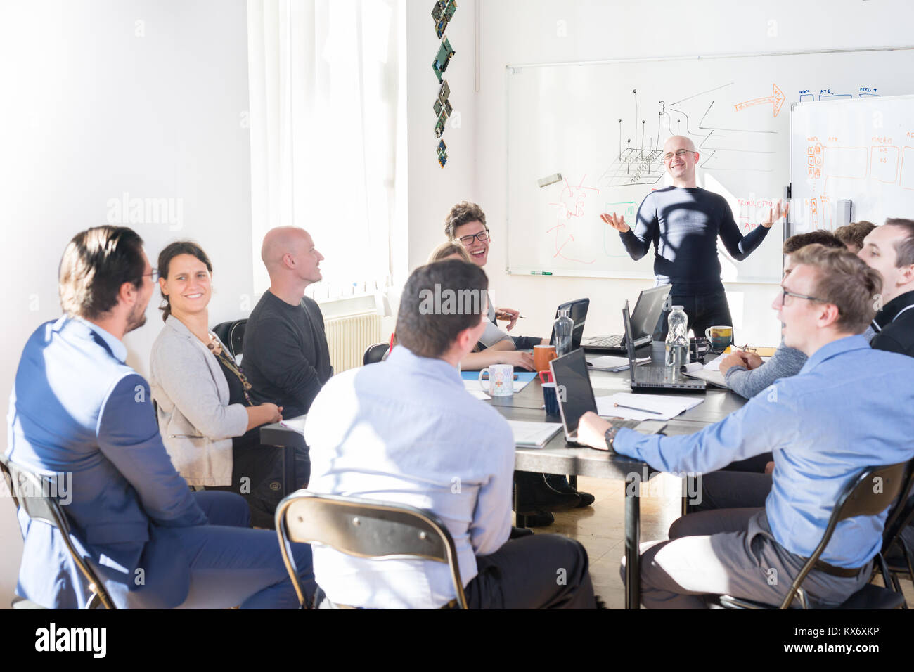 Entspannte IT Business Startup Unternehmen Team Meeting. Stockfoto