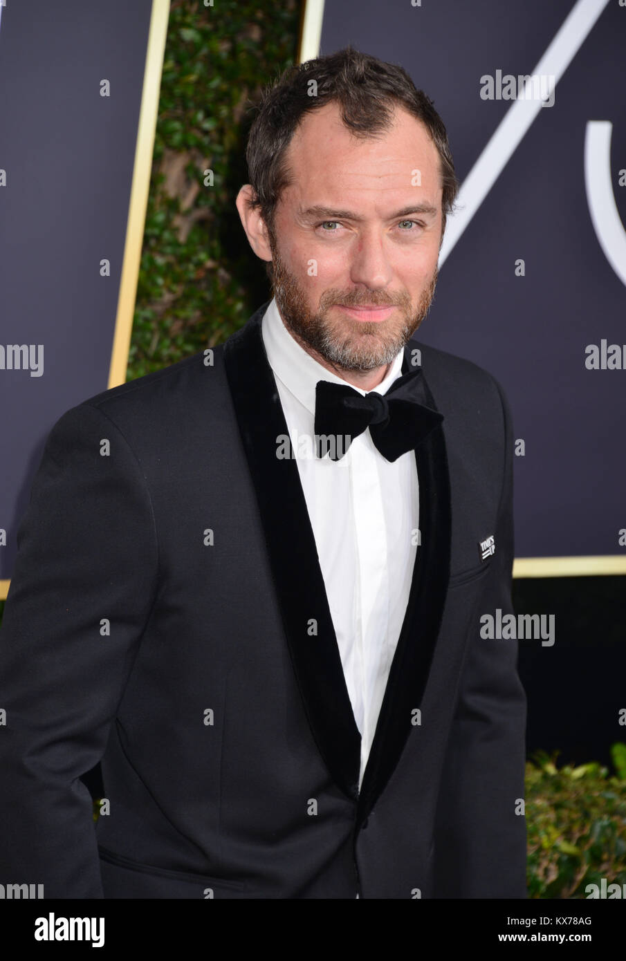 Los Angeles, USA. 07 Jan, 2018. Jude Law wirft in der Presse während der 75. jährlichen Golden Globe Awards im Beverly Hilton Hotel am 7. Januar 2017 in Beverly Hills, Kalifornien Quelle: Tsuni/USA/Alamy leben Nachrichten Stockfoto