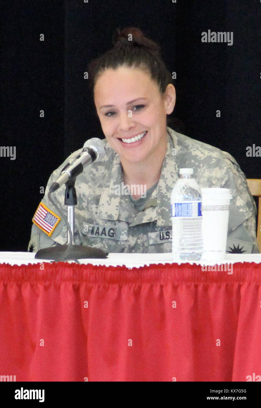 Die Universität von Utah bewirtet seine jährliche Veterans Day tribute Nov. 11, 2013. Veranstaltungen inklusive einem Panel über Frauen in bekämpfen; eine Preisverleihung für die Student Veteran des Jahres; Anerkennung für 11 Veteranen aus dem Zweiten Weltkrieg, Korea, und Vietnam; und ein Mittagessen diese Veteranen zu ehren und zu danken, Anhänger der Arbeitgeber Unterstützung des Schutzes und der Reserve. Stockfoto