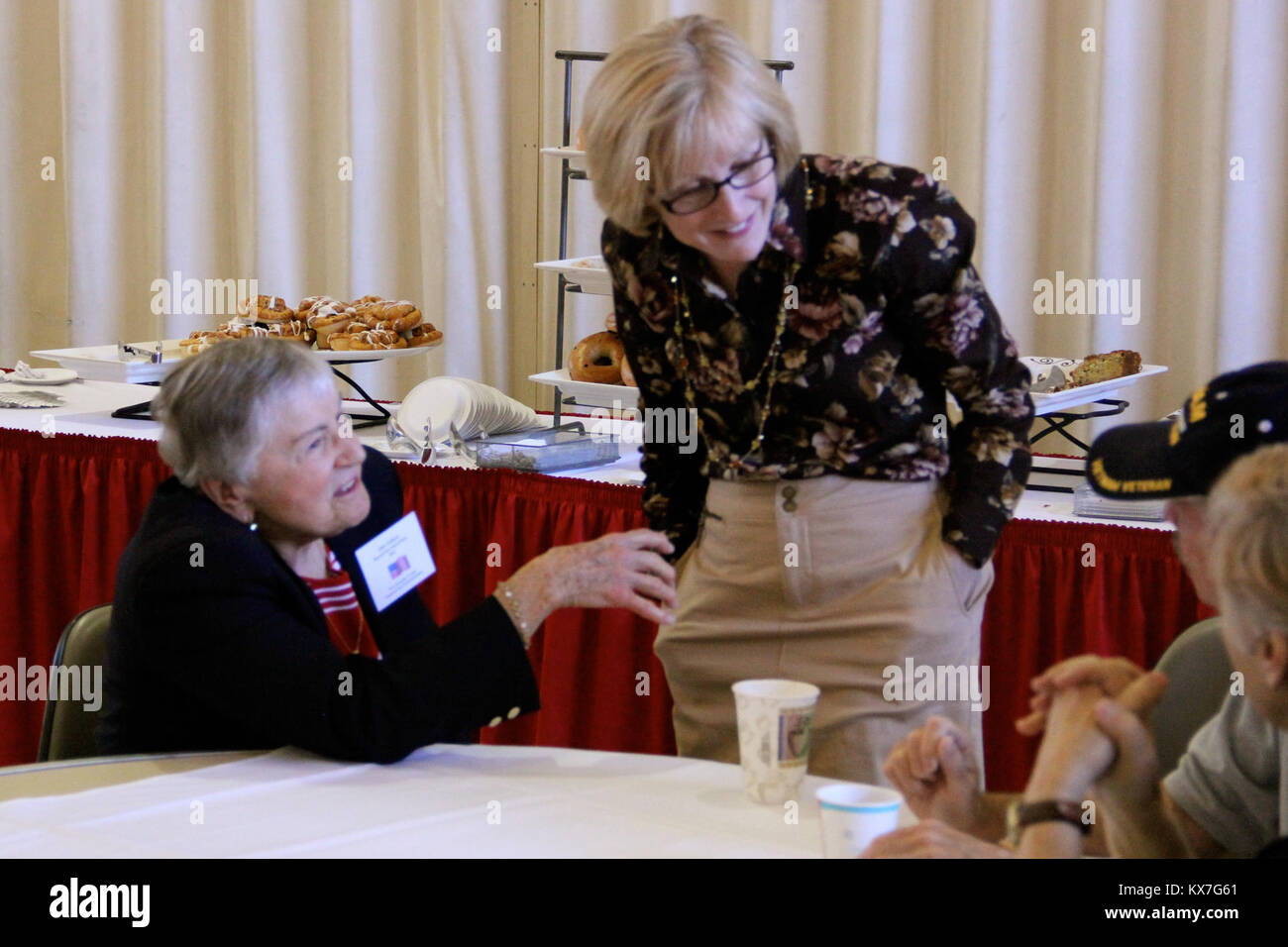 Die Universität von Utah bewirtet seine jährliche Veterans Day tribute Nov. 11, 2013. Veranstaltungen inklusive einem Panel über Frauen in bekämpfen; eine Preisverleihung für die Student Veteran des Jahres; Anerkennung für 11 Veteranen aus dem Zweiten Weltkrieg, Korea, und Vietnam; und ein Mittagessen diese Veteranen zu ehren und zu danken, Anhänger der Arbeitgeber Unterstützung des Schutzes und der Reserve. Stockfoto