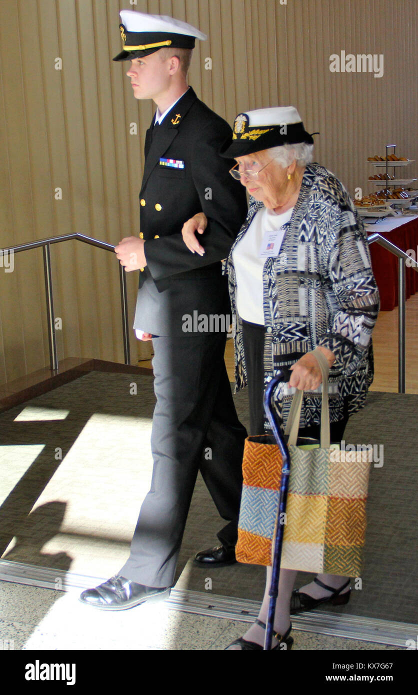 Die Universität von Utah bewirtet seine jährliche Veterans Day tribute Nov. 11, 2013. Veranstaltungen inklusive einem Panel über Frauen in bekämpfen; eine Preisverleihung für die Student Veteran des Jahres; Anerkennung für 11 Veteranen aus dem Zweiten Weltkrieg, Korea, und Vietnam; und ein Mittagessen diese Veteranen zu ehren und zu danken, Anhänger der Arbeitgeber Unterstützung des Schutzes und der Reserve. Stockfoto