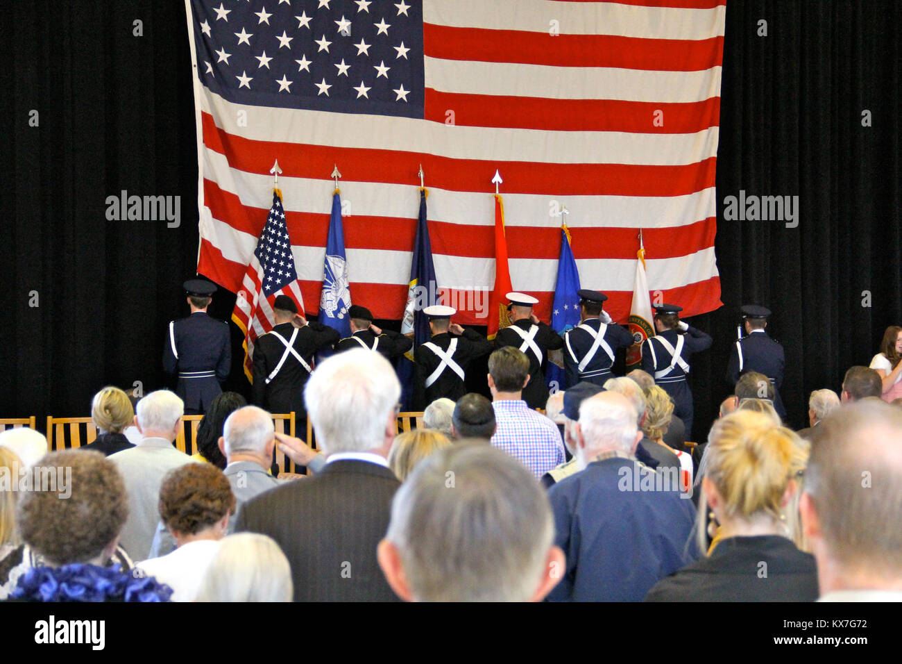Die Universität von Utah bewirtet seine jährliche Veterans Day tribute Nov. 11, 2013. Veranstaltungen inklusive einem Panel über Frauen in bekämpfen; eine Preisverleihung für die Student Veteran des Jahres; Anerkennung für 11 Veteranen aus dem Zweiten Weltkrieg, Korea, und Vietnam; und ein Mittagessen diese Veteranen zu ehren und zu danken, Anhänger der Arbeitgeber Unterstützung des Schutzes und der Reserve. Stockfoto