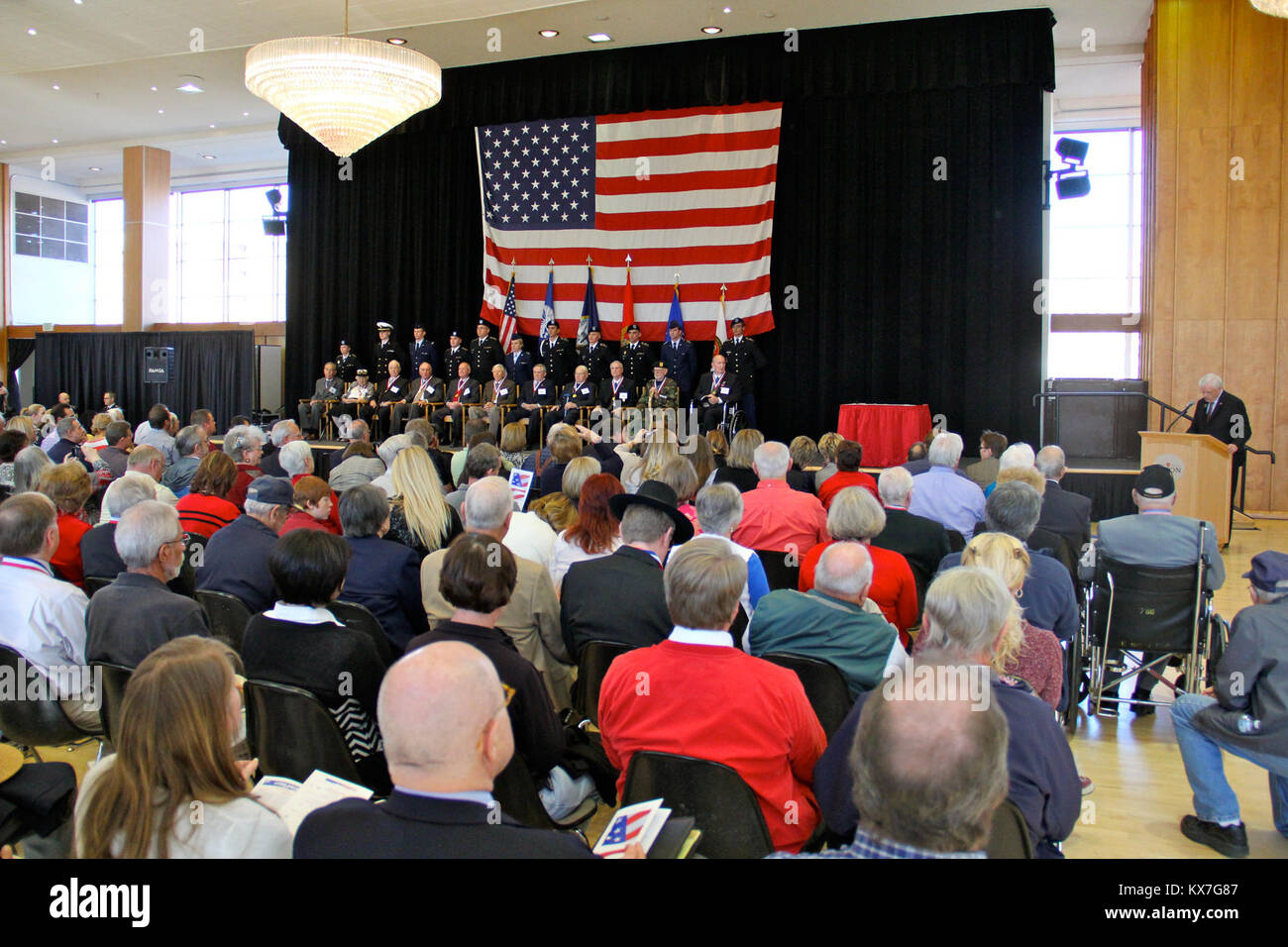 Die Universität von Utah bewirtet seine jährliche Veterans Day tribute Nov. 11, 2013. Veranstaltungen inklusive einem Panel über Frauen in bekämpfen; eine Preisverleihung für die Student Veteran des Jahres; Anerkennung für 11 Veteranen aus dem Zweiten Weltkrieg, Korea, und Vietnam; und ein Mittagessen diese Veteranen zu ehren und zu danken, Anhänger der Arbeitgeber Unterstützung des Schutzes und der Reserve. Stockfoto