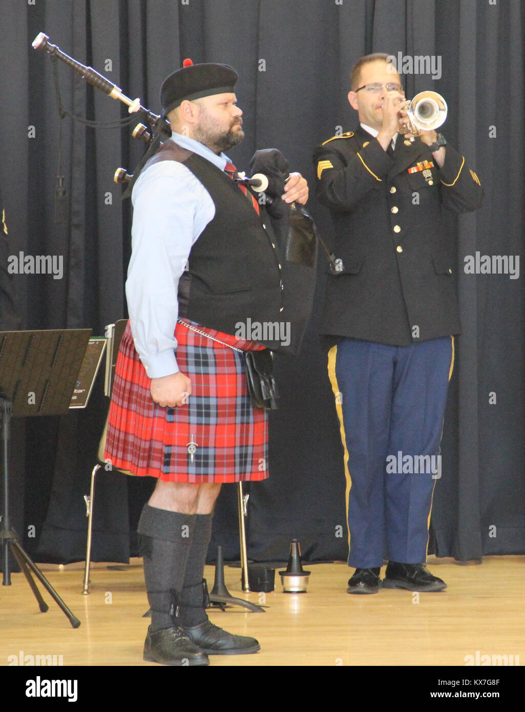 Die Universität von Utah bewirtet seine jährliche Veterans Day tribute Nov. 11, 2013. Veranstaltungen inklusive einem Panel über Frauen in bekämpfen; eine Preisverleihung für die Student Veteran des Jahres; Anerkennung für 11 Veteranen aus dem Zweiten Weltkrieg, Korea, und Vietnam; und ein Mittagessen diese Veteranen zu ehren und zu danken, Anhänger der Arbeitgeber Unterstützung des Schutzes und der Reserve. Stockfoto