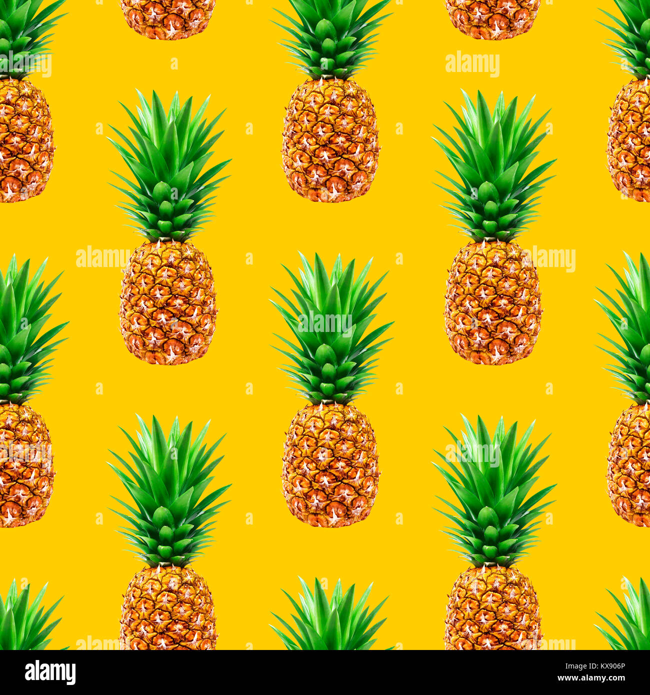 Ananas nahtlose Muster auf gelb Sommer Hintergrund Stockfoto