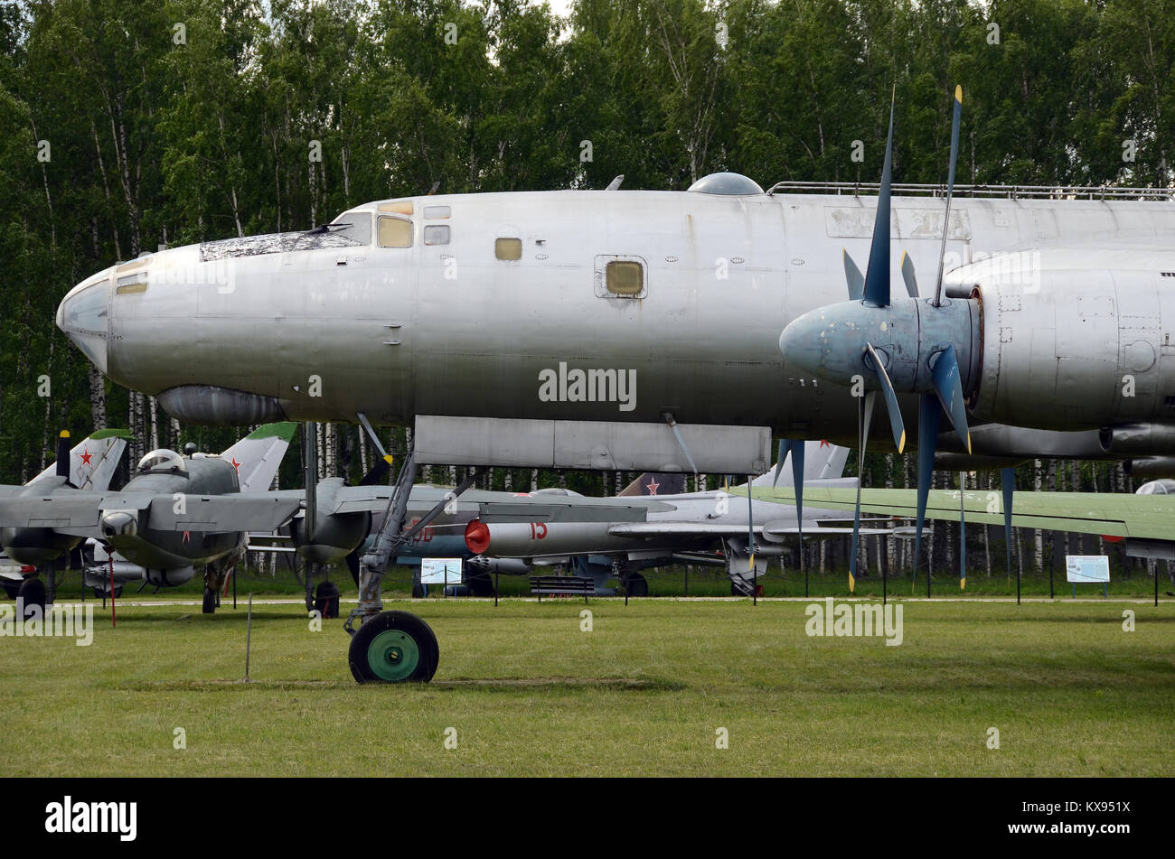 Eine Tupolew Tu-95 "Bear" Long range Bomber auf Anzeige im Museum Monino. Stockfoto