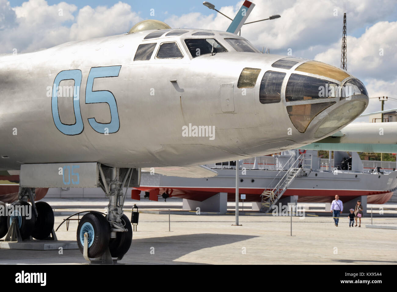 Eine Tupolew Tu-16-Bomber mit großer Reichweite, die in der ''Kampf Herrlichkeit des Ural'' Museum, nördlich von Jekaterinburg. Stockfoto