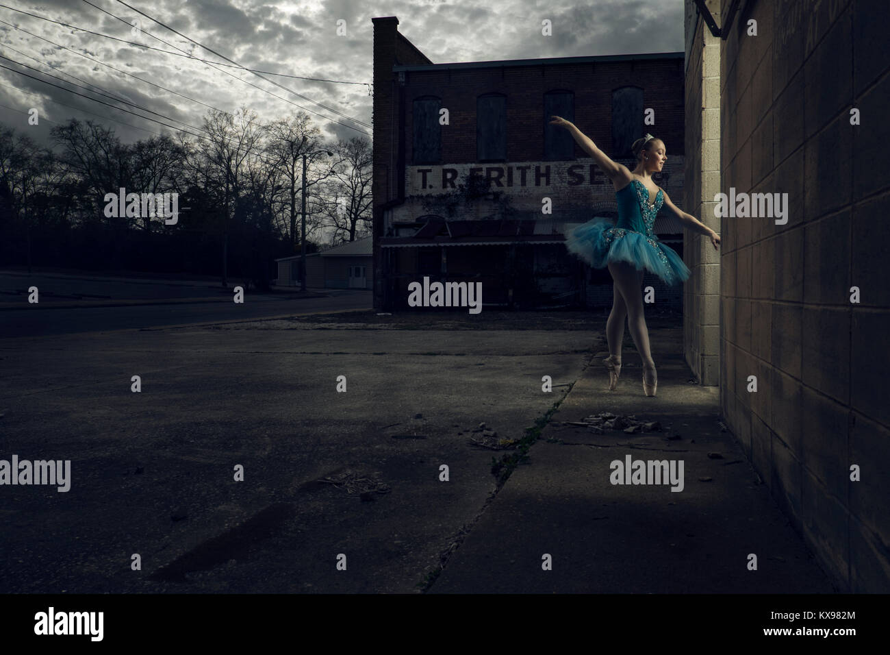 Junge weibliche Ballerina tanzen Ballett Stockfoto