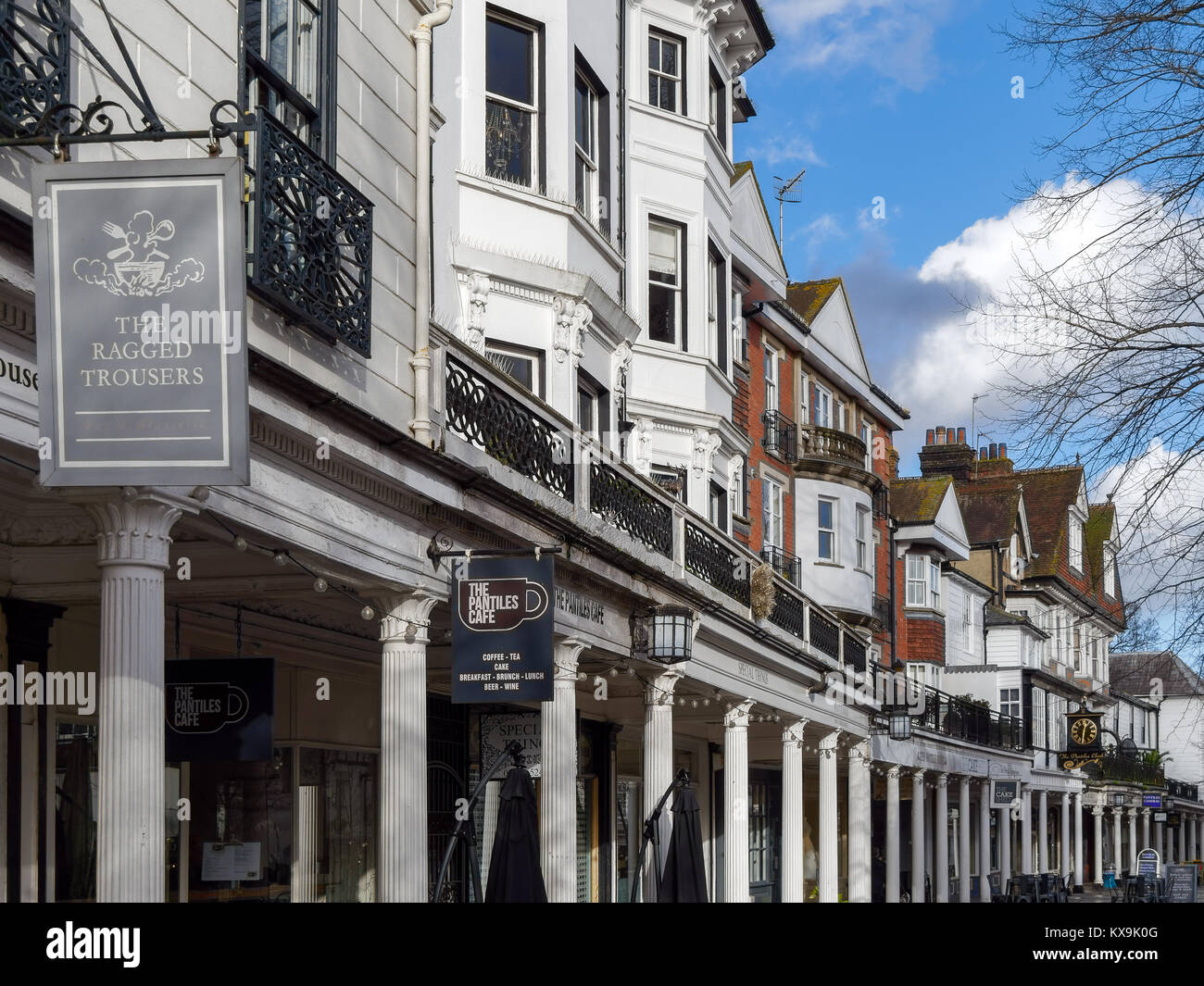 TUNBRIDGE WELLS, Kent/UK - Januar 5: Blick auf den Dachpfannen in Royal Tunbridge Wells am 5. Januar 2018 Stockfoto