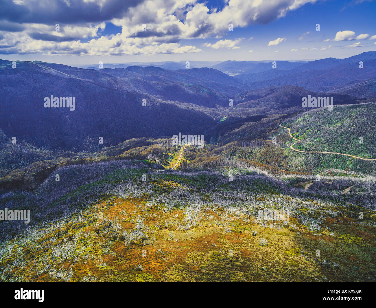 Luftaufnahme von schönen Bergen auf der sonnigen Tag Stockfoto