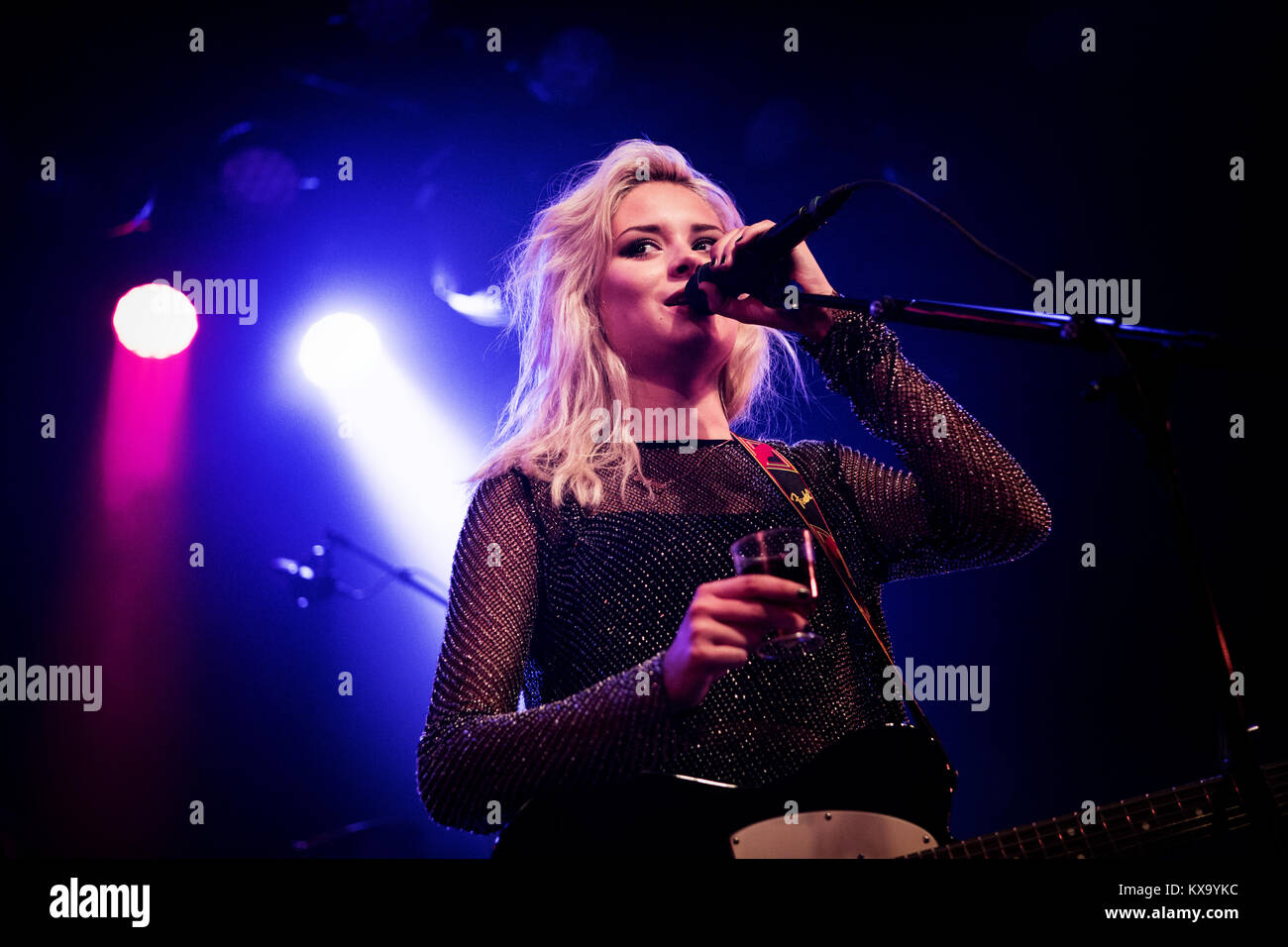 Die schottische Sängerin und Songwriterin und Musikerin Nina Nesbitt führt ein Live Konzert bei den Danish Music festival Skanderborg Festival 2014/Smukfest. Dänemark, 08.08.2014. Stockfoto