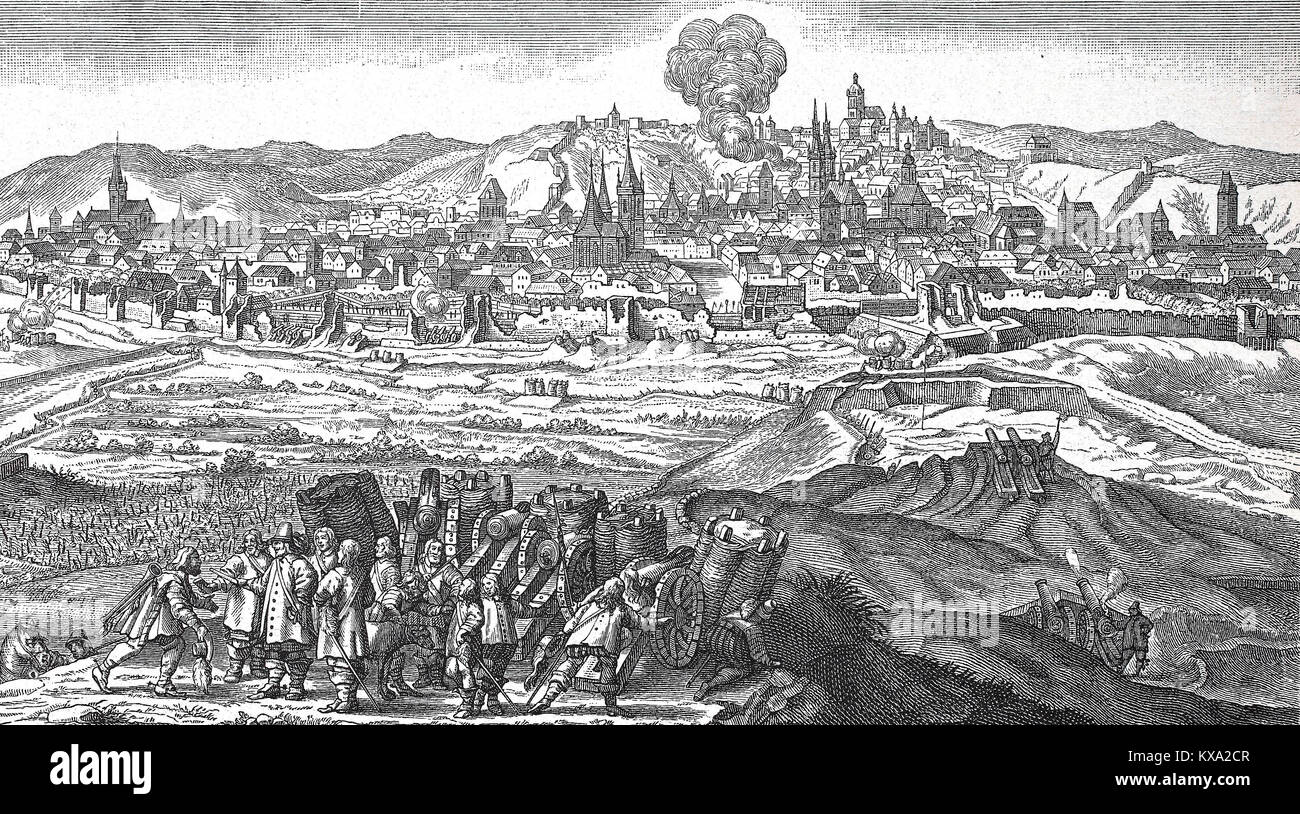 30-jährige Krieg, Bombardierung von Prag von Carl Gustav von Pfalz-Zweibruecken, Szene im Vordergrund, Karl Gustav erhält durch ein Bote die Nachricht vom Abschluss des Westfälischen Friedens, 1648, digital verbesserte Reproduktion aus einem original Holzschnitt oder Illustration aus dem Jahr 1880 Stockfoto