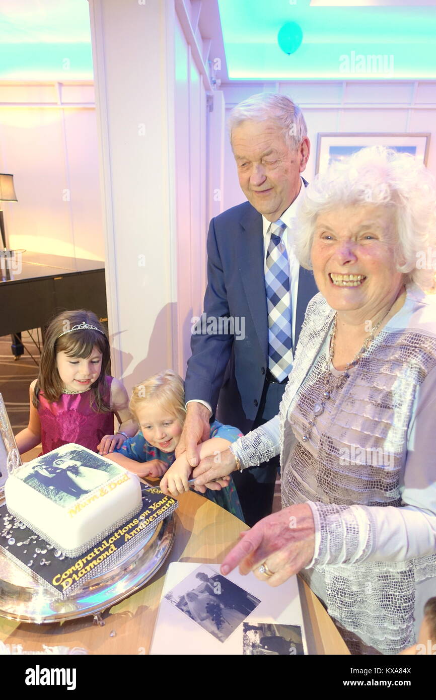 Glückliche Großeltern Stockfoto