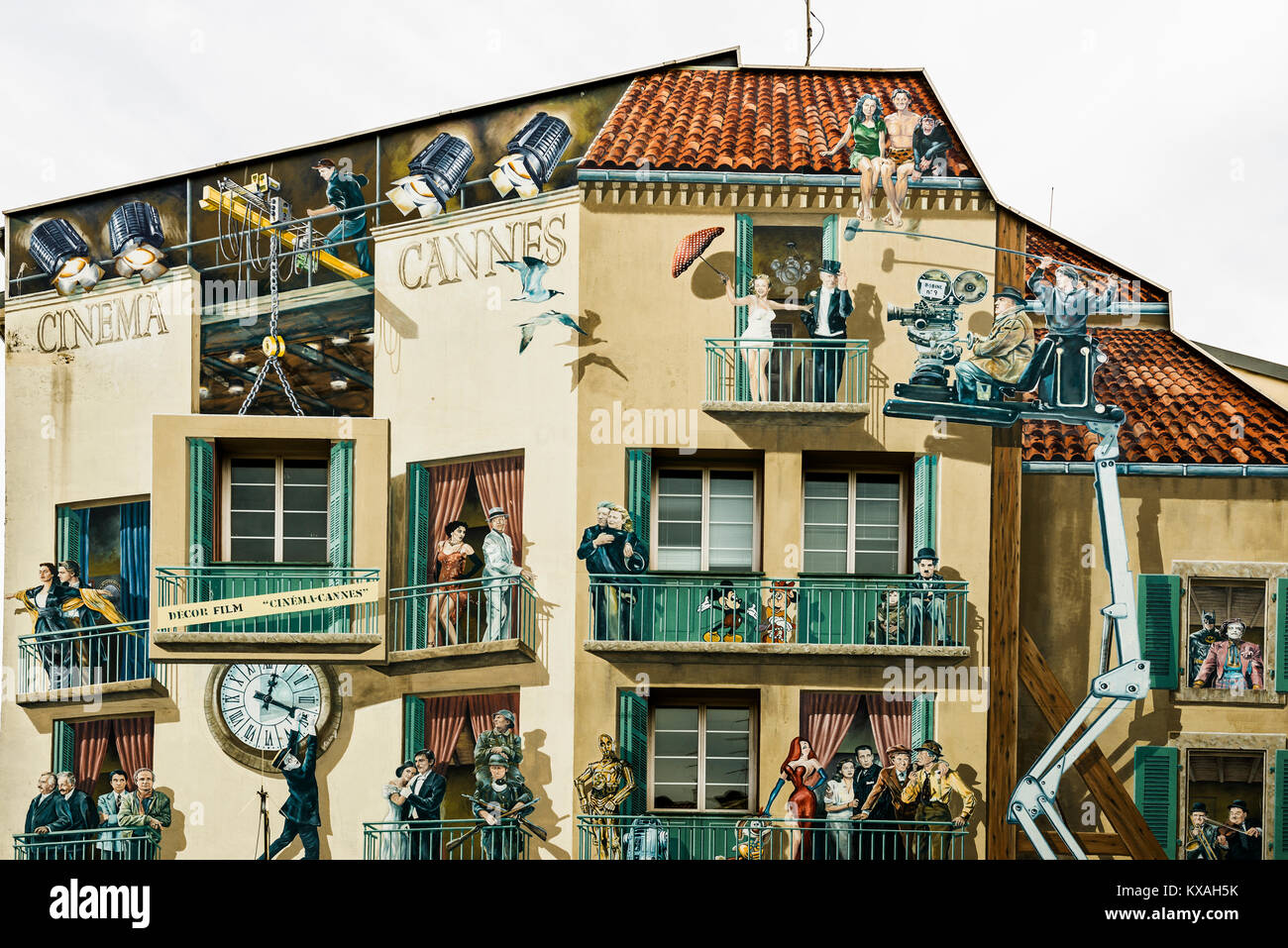 Bemalte Hausfassade mit Filmszenen, Cannes, Côte d'Azur, Provence - Alpes - Côte d'Azur, Südfrankreich, Frankreich Stockfoto
