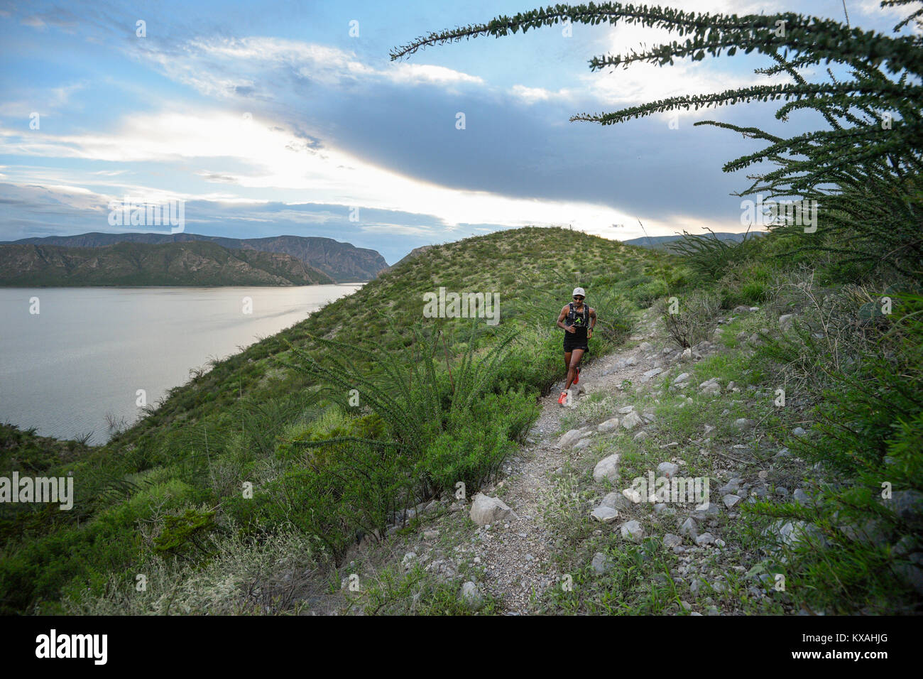 Mann Trail im Bereich der Presa Zarco in Durango, Mexiko läuft Stockfoto