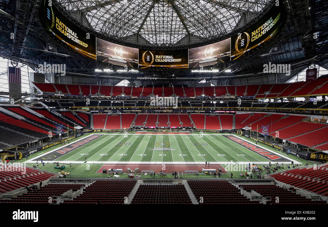 Atlanta, GA, USA. 8 Jan, 2018. Die Mercedes-Benz-Stadion ist für die 2018 NCAA National Championship Game zwischen der Universität von Georgia Bulldogs und der Universität von Alabama Crimson Tide bei Mercedes-Benz-Stadion in Atlanta, GA. Justin Cooper/CSM/Alamy leben Nachrichten Stockfoto