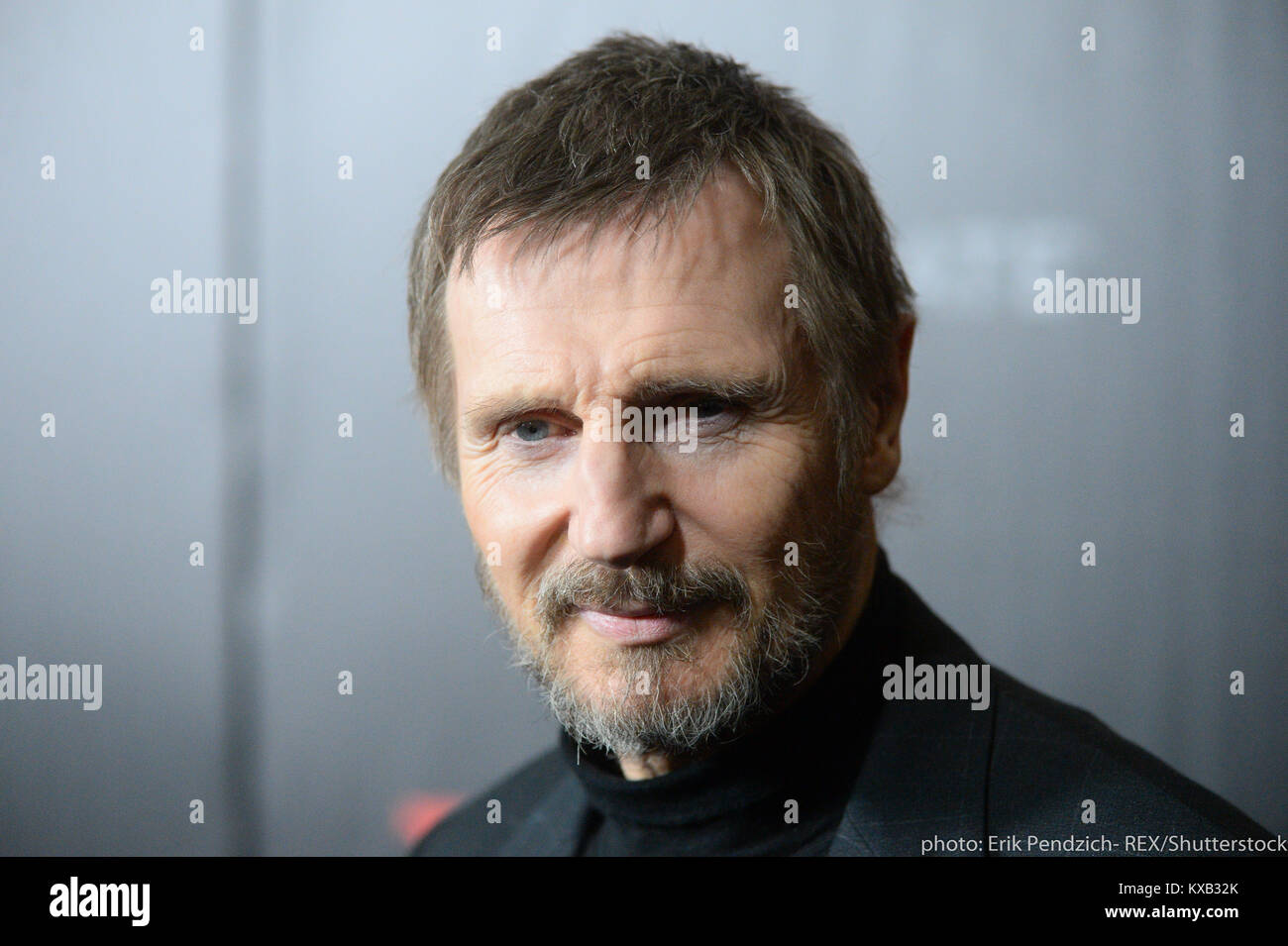 New York, USA. 8 Jan, 2018. Liam Neeson besucht die "Pendler" New York Premiere bei AMC Loews Lincoln Square am 8. Januar 2018 in New York City. Credit: Erik Pendzich/Alamy leben Nachrichten Stockfoto