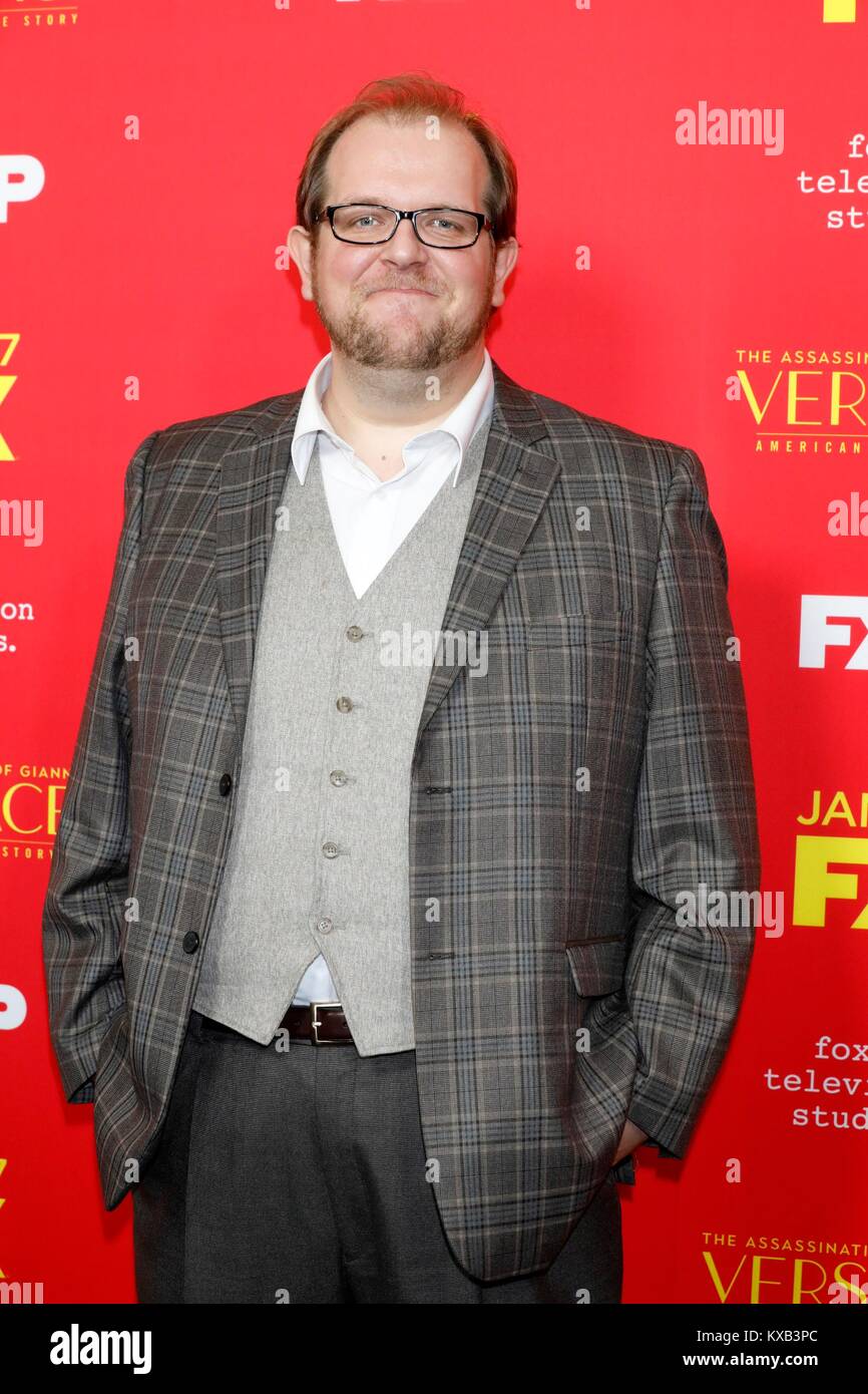 Los Angeles, CA, USA. 8 Jan, 2018. Dominic Burgess in der Ankunftshalle für FX DER ERMORDUNG VON Gianni Versace: AMERICAN CRIME STORY Serie Premiere ArcLight Hollywood, Los Angeles, CA 8. Januar 2018. Credit: Priscilla Grant/Everett Collection/Alamy leben Nachrichten Stockfoto