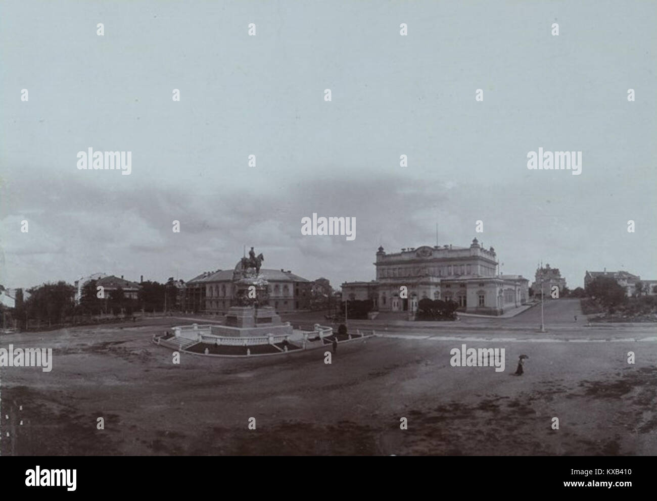 Die Geburtskirche unserer Lieben Frau in Añua, in der Gemeinde Elburgo, Álava, Spanien, ist ein ländlicher Tempel, der in verschiedenen architektonischen Etappen errichtet wurde. Das bemerkenswerteste Merkmal ist die wunderschöne Apsis im frühgotischen Stil, die von romanischen Elementen übergeht. Die Kirche diente als Wallfahrtsort auf dem alten baskischen Innenweg von St. James. Stockfoto