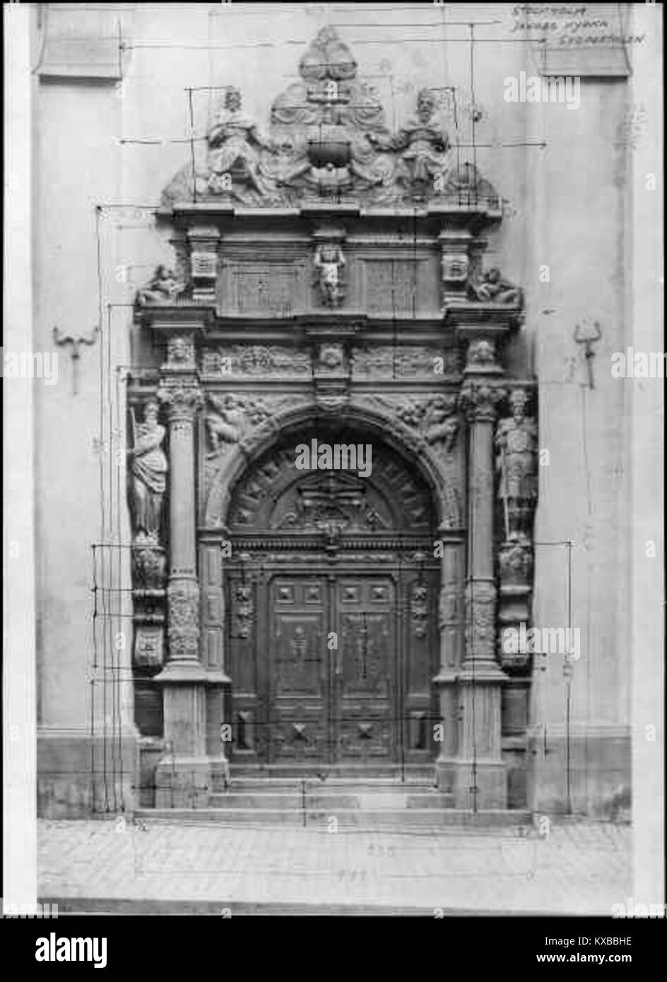 Die Jakobs-Kirche (Sankt Jacobs Kyrka) in Stockholm, Schweden, ist eine mittelalterliche Kirche, die dem Heiligen Jakobus dem Großen gewidmet ist. Sie ist eine der ältesten Kirchen der Stadt und verfügt über spätgotische, Renaissance- und barocke Architekturstile. Stockfoto