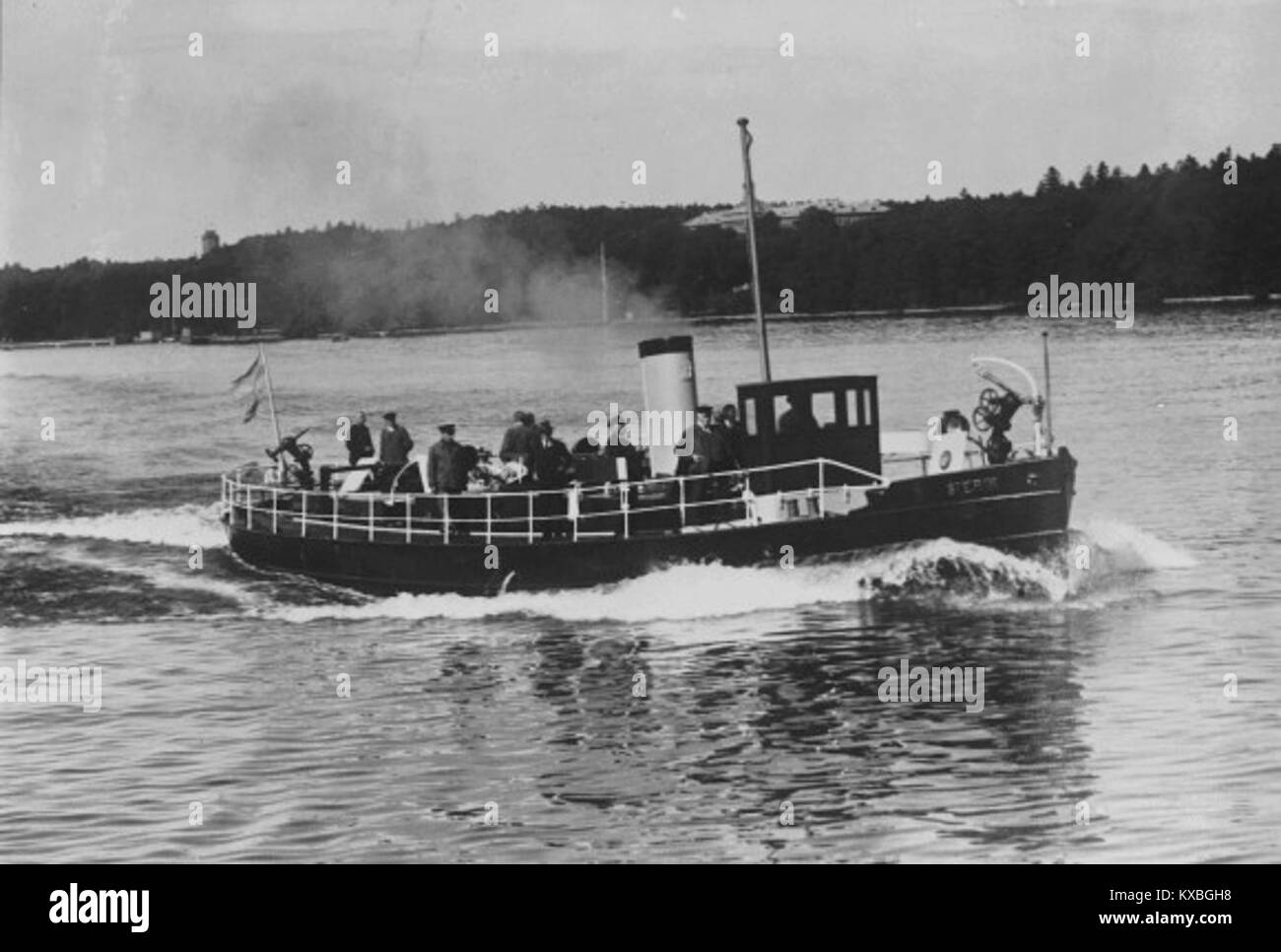 Historisches Bild des Dampfschiffes St. Erik, eines in Schweden gebauten Eisbrechers, der die Schiffbautechnik und die Entwicklung des Schiffbaus Anfang des 20. Jahrhunderts darstellt. Stockfoto