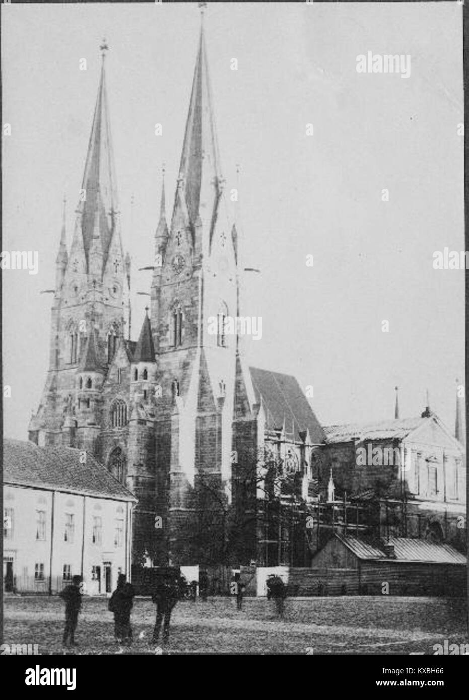 Die Kathedrale von Skara (St. Mary’s) wurde erstmals um 1050 auf einem Bischofsgelände erbaut. Die romanische Kirche wurde im 14. Jahrhundert in eine gotische Kathedrale umgewandelt und im 19. Jahrhundert unter Helgo Zettervall restauriert. Stockfoto