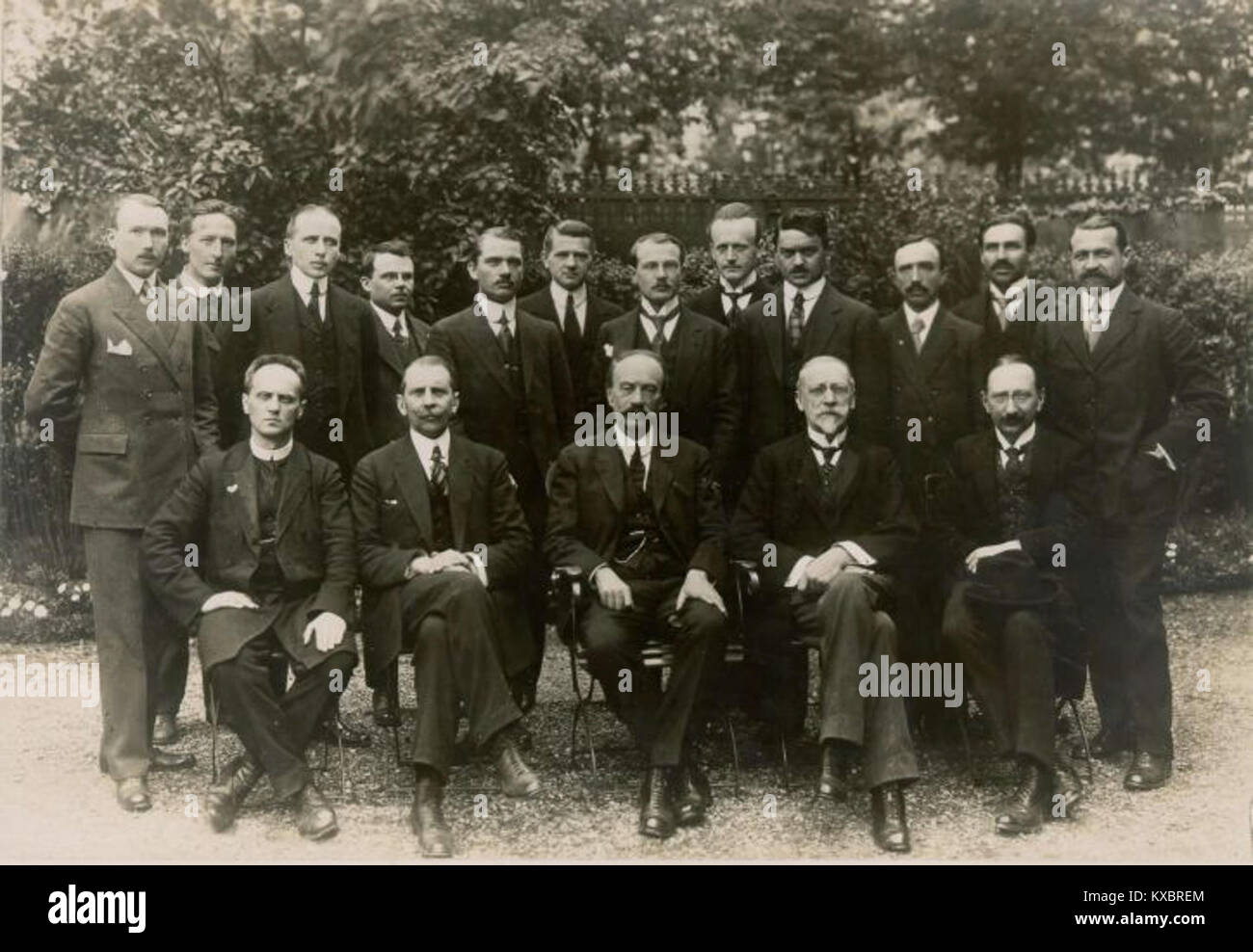 Die slowenischen Vertreter der jugoslawischen Delegation nahmen an der Pariser Friedenskonferenz von 1919 Teil und nahmen an diplomatischen Verhandlungen teil, die die europäischen Grenzen nach dem Ersten Weltkrieg festlegten. Stockfoto