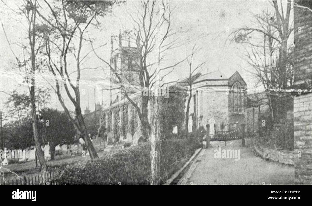 Die St. Paul’s Church in Compstall, erbaut um 1906, ist eine anglikanische Pfarrkirche in England, die sich durch ihre traditionelle gotische Architektur und ihre Rolle im religiösen Leben der örtlichen Gemeinde auszeichnet. Stockfoto