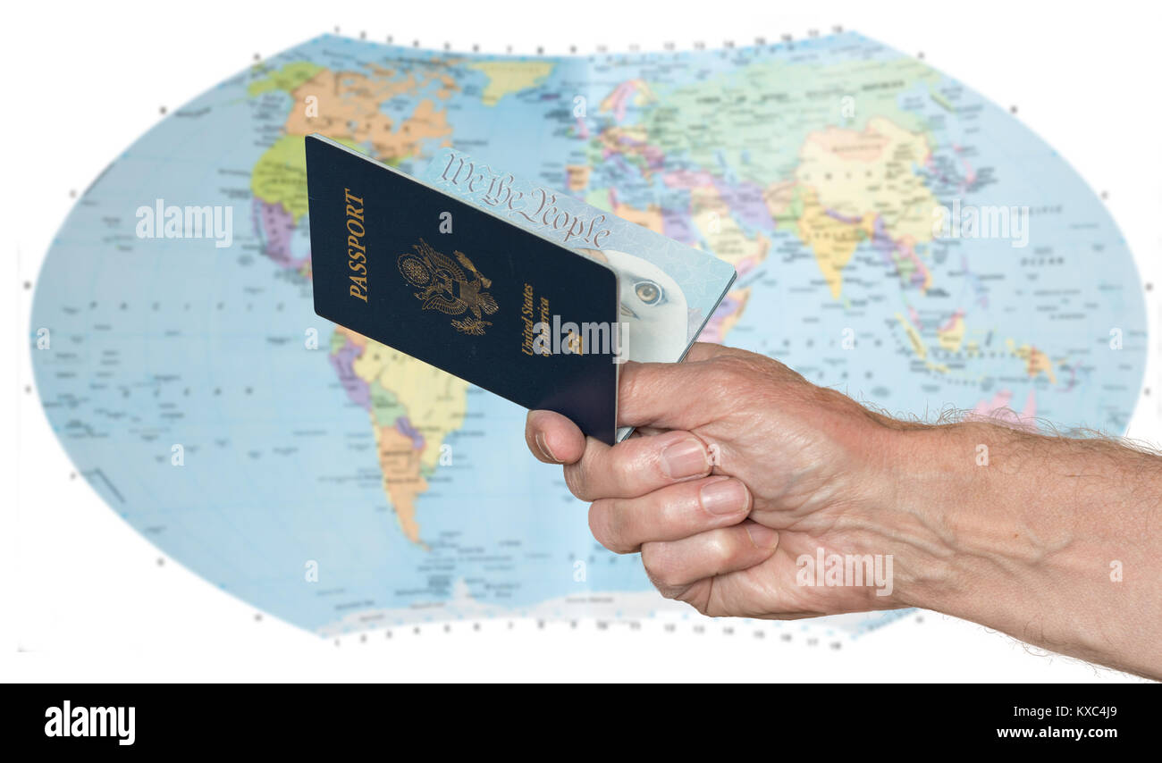 USA Bürger mit Reisepass und Weltkarte Stockfoto