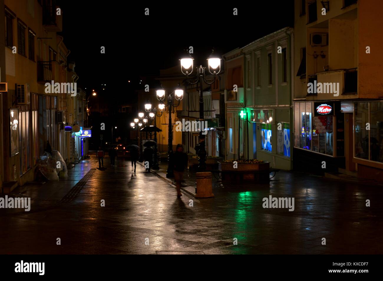 Straßenbeleuchtung in der Nacht Stockfoto