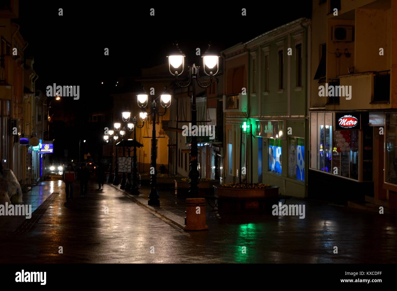 Straßenbeleuchtung in der Nacht Stockfoto