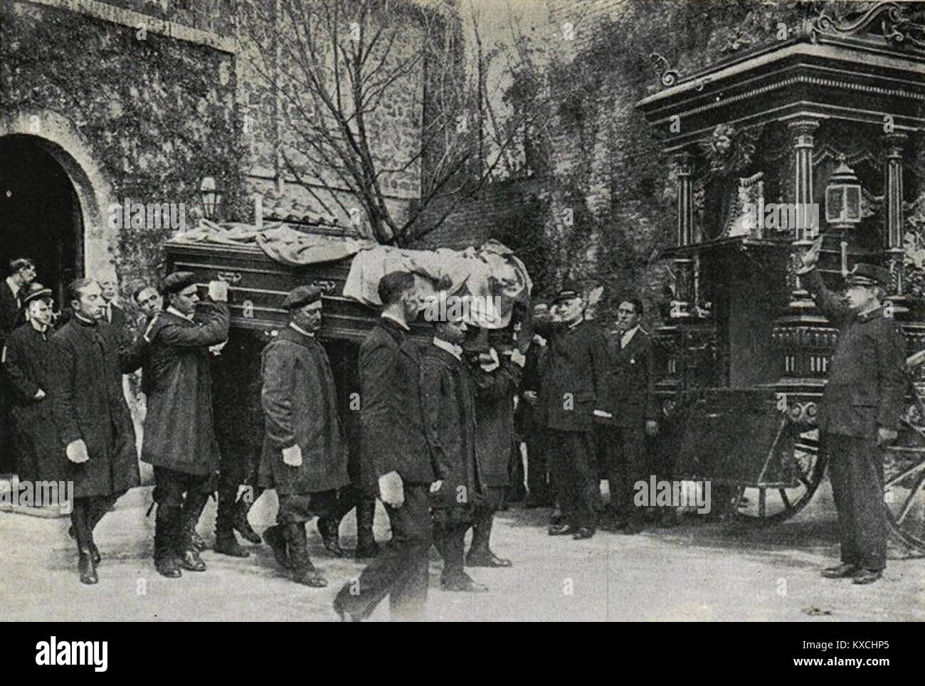 Dieses Foto zeigt Königin Victoria von Baden und König Gustaf V. von Schweden während ihrer Anwesenheit in Rom im Jahr 1930, möglicherweise während der letzten Reise der Königin. Königin Victoria starb im April 1930 in Rom, nachdem sie in der Villa Svezia residiert hatte. Stockfoto