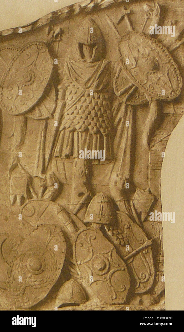 Die Platte LVII (Auszug 01) in Conrad Cichorius’ Sammlung zeigt eine Szene aus der Trajanssäule in Rom aus dem Jahr 113 n. Chr., die römische Legionäre und Hilfskräfte in Kampagnenbildung zeigt, wie sie in das Spiralrelief der Säule geschnitzt sind. Stockfoto