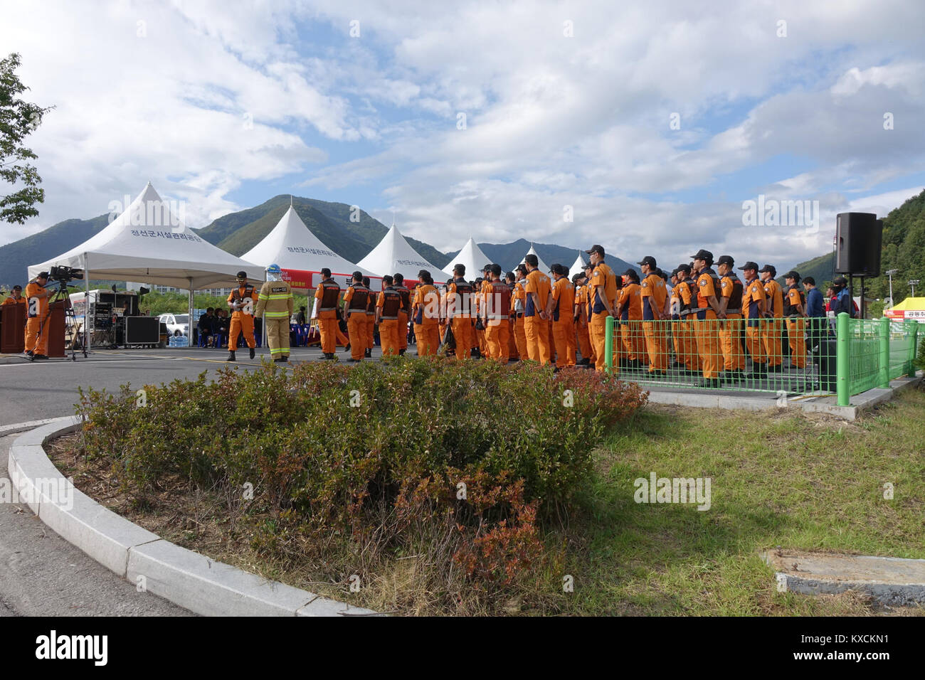Dieses Foto, das am 3. Oktober 2015 mit einer RX10-Kamera aufgenommen wurde, demonstriert die hochwertige Bildaufnahme der Kamera und dokumentiert einen wichtigen Moment mit klaren Details und Schärfe. Stockfoto