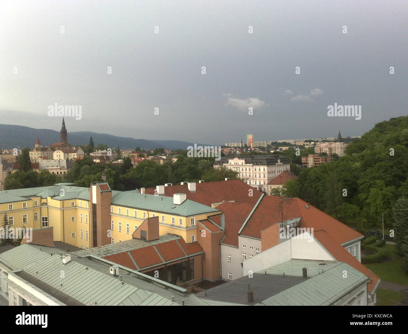 Die Kirche St. Johannes des Täufers in Teplice (Tschechische Republik) ist ein Baudenkmal, das zwischen 1585 und 1594 erbaut wurde und später im 18. Jahrhundert in die heutige barocke Form umgestaltet wurde. Stockfoto